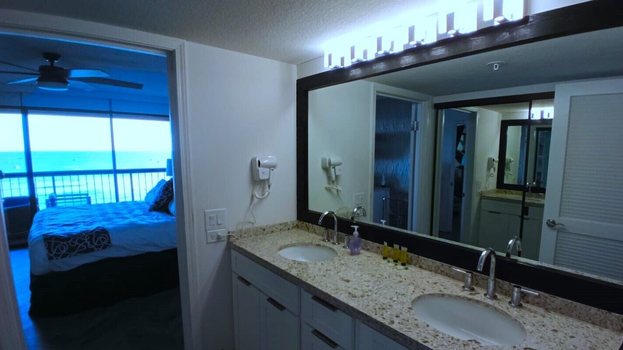 Photo of Bathroom in Diamond Head - Kapahulu - St. Louis