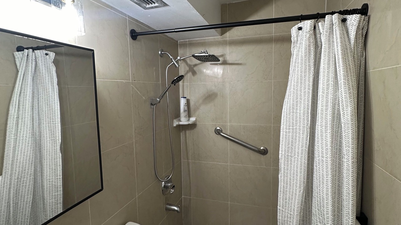 Photo of Bathroom in Western Honolulu