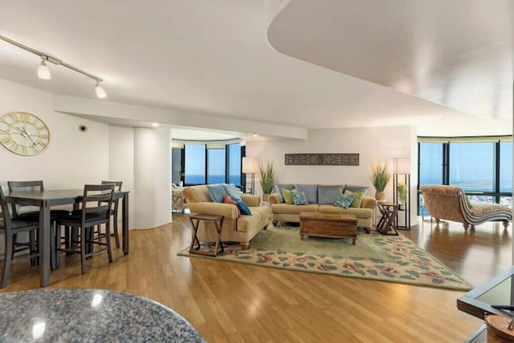 Photo of Livingroom in Downtown Honolulu