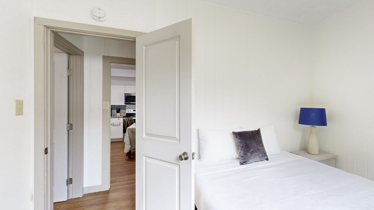 Photo of Bedroom in Kalihi Valley