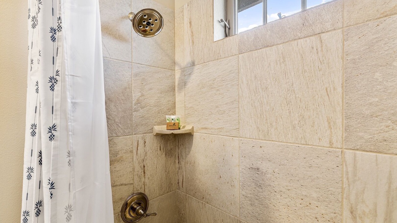 Photo of Bathroom in Keauhou