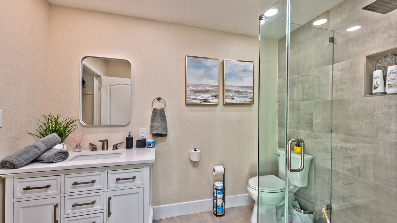 Photo of Bathroom in Enterprise