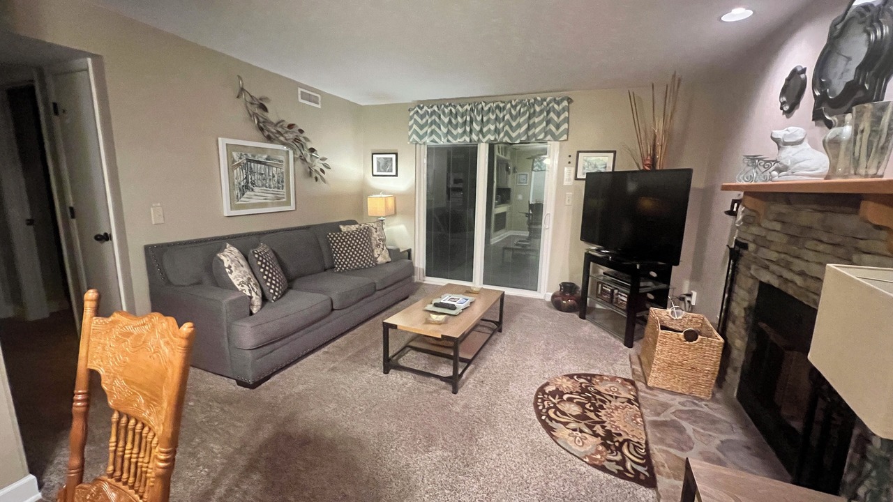 Photo of Livingroom in Pittman Center
