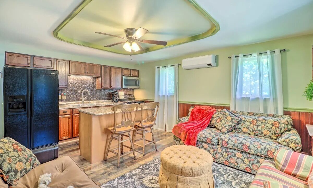 Photo of Livingroom in Brockton