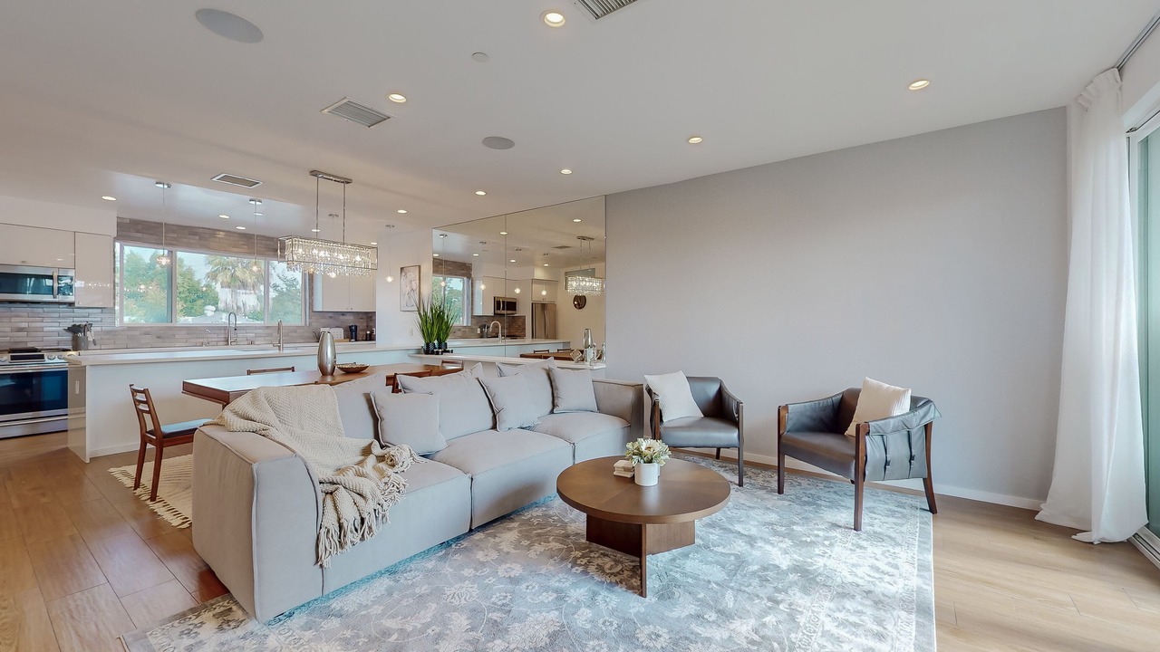 Photo of Livingroom in Pico - Robertson