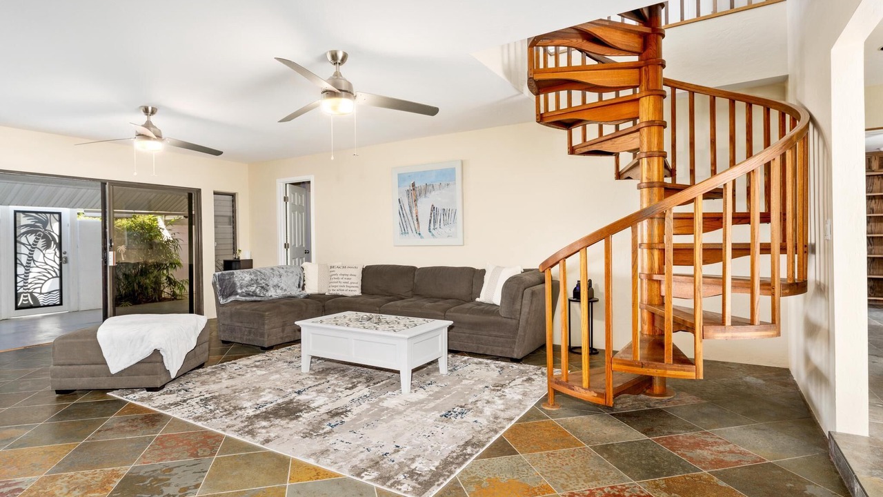 Photo of Livingroom in Kona Palisades
