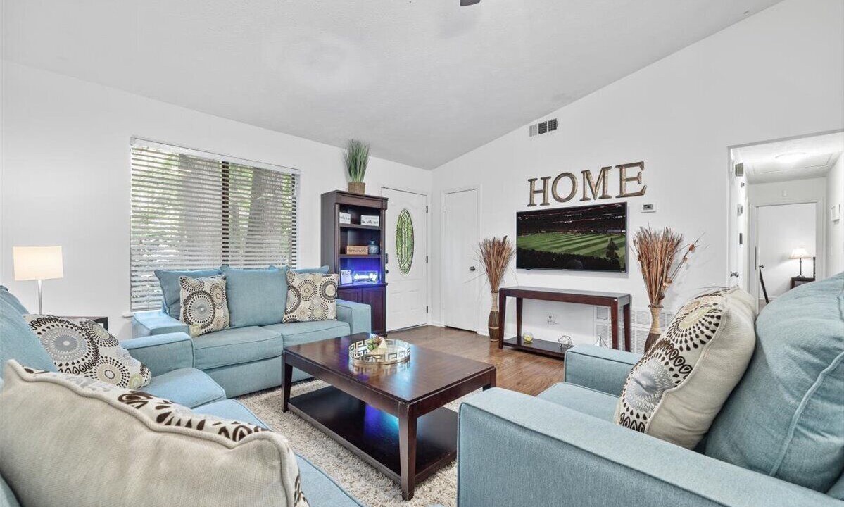 Photo of Livingroom in Alpharetta