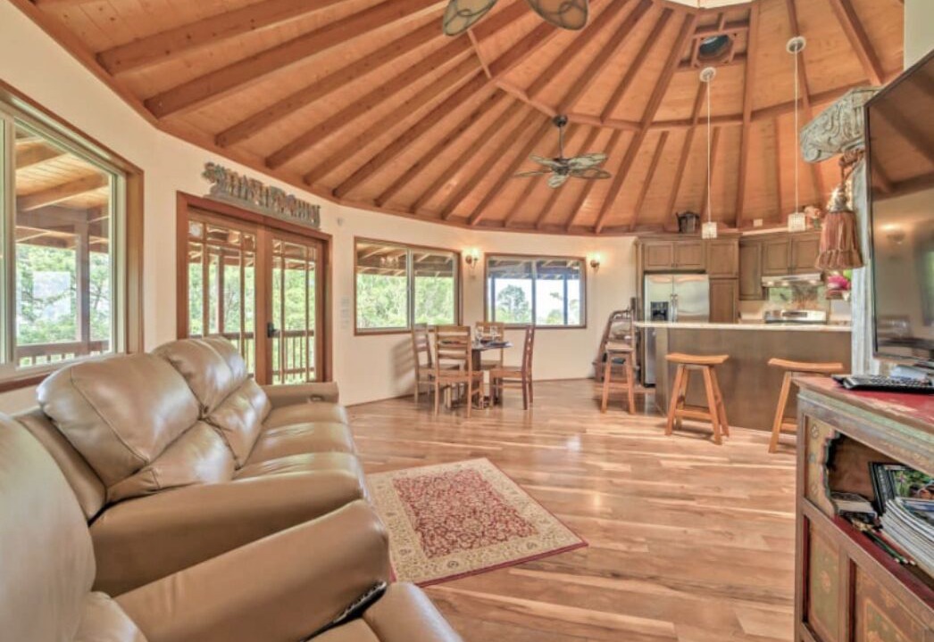 Photo of Livingroom in Honomu
