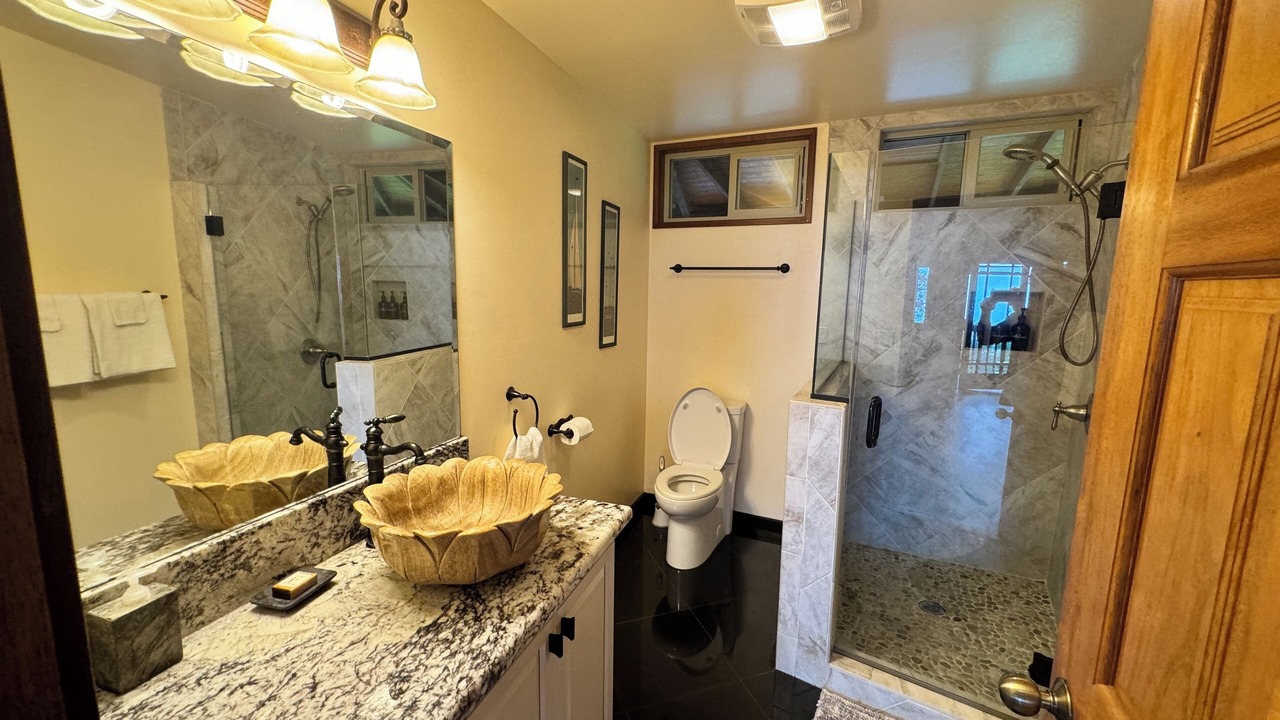 Photo of Bathroom in Honomu