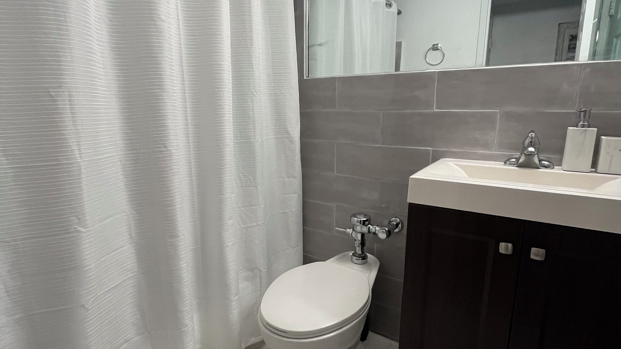 Photo of Bathroom in West Avenue