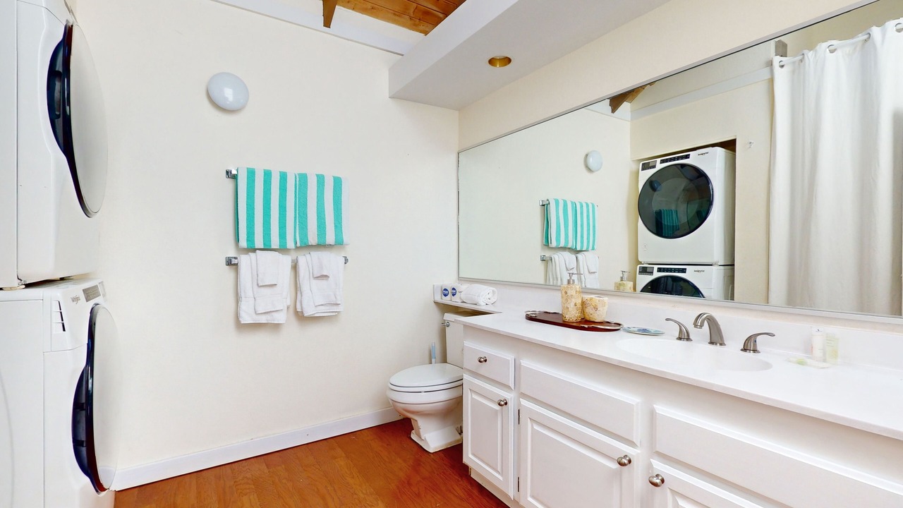 Photo of Bathroom in Maunaloa