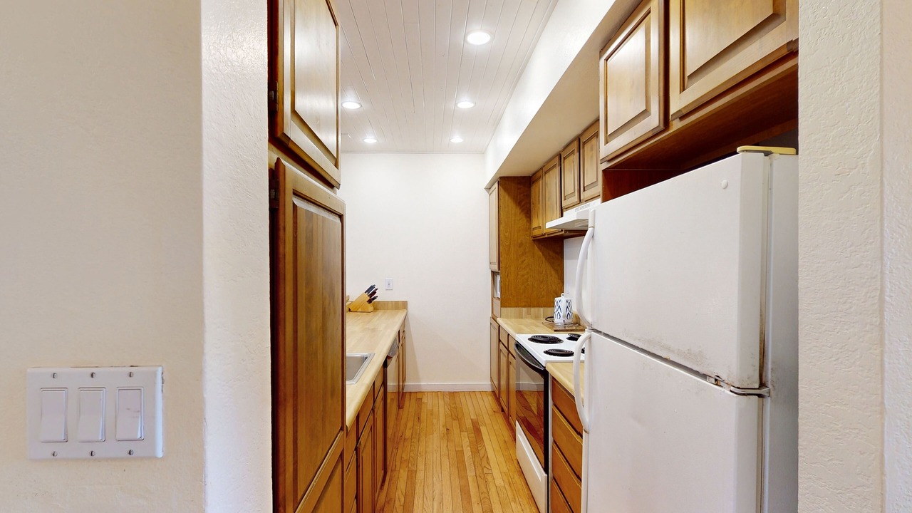 Photo of Kitchen in Maunaloa