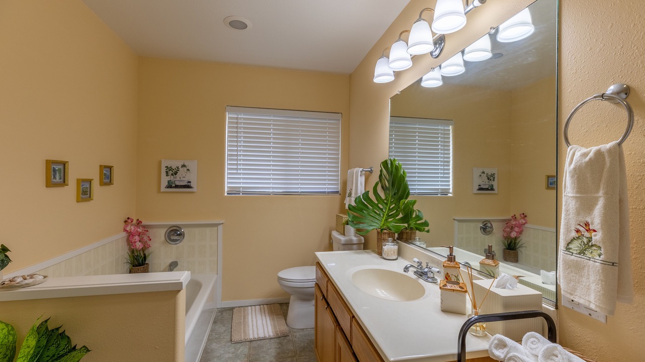 Photo of Bathroom in Kona Palisades