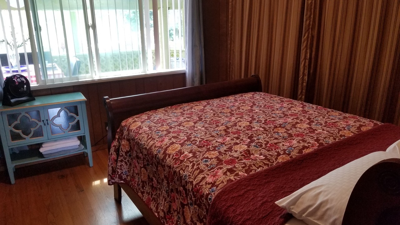 Photo of Bedroom in Keaau