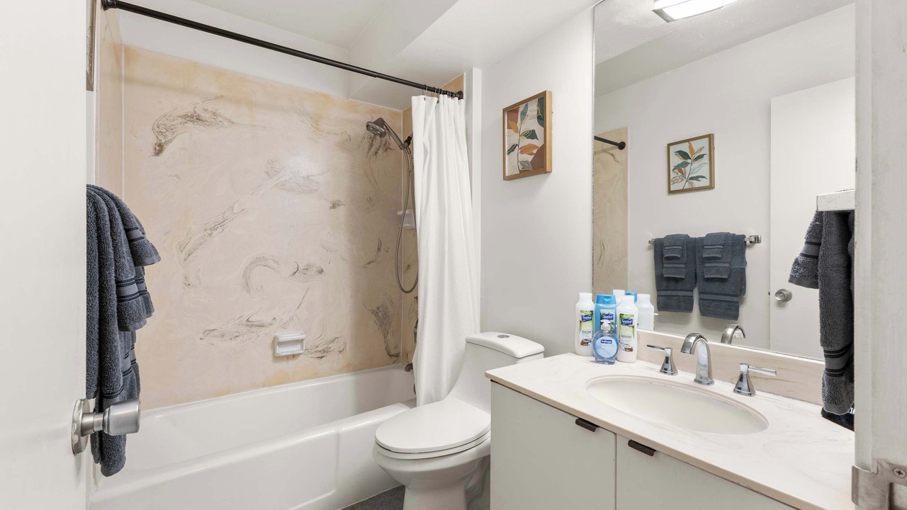Photo of Bathroom in Waikiki