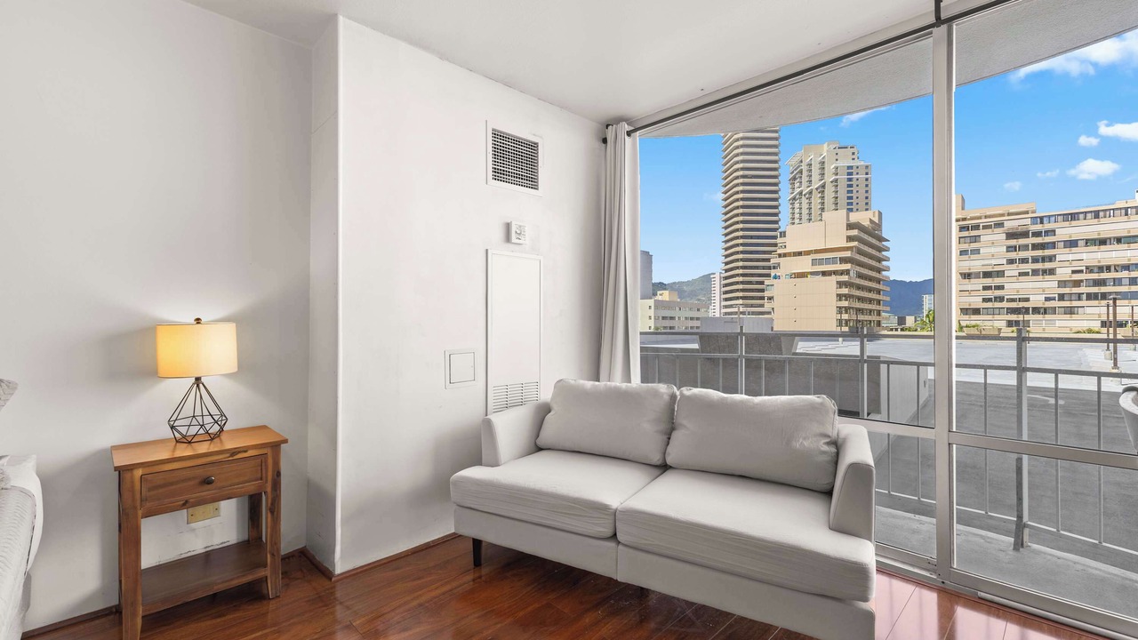 Photo of Livingroom in Waikiki