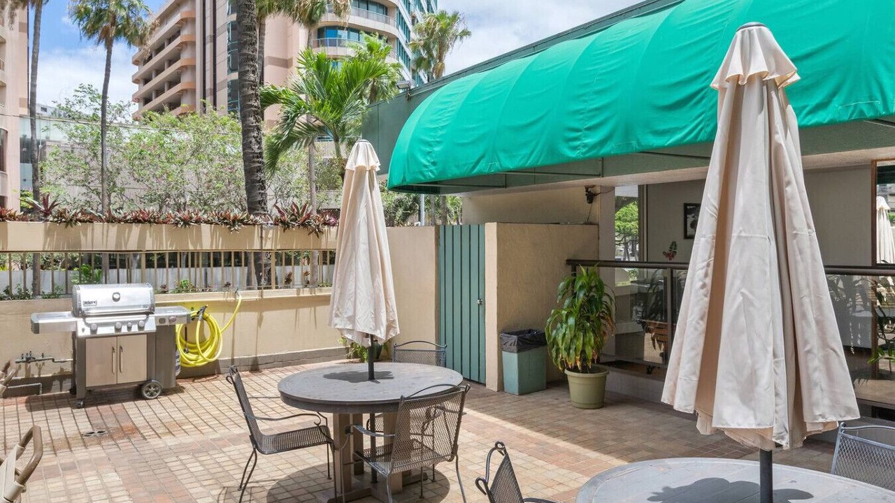 Photo of Outdoor in McCully - Moiliili