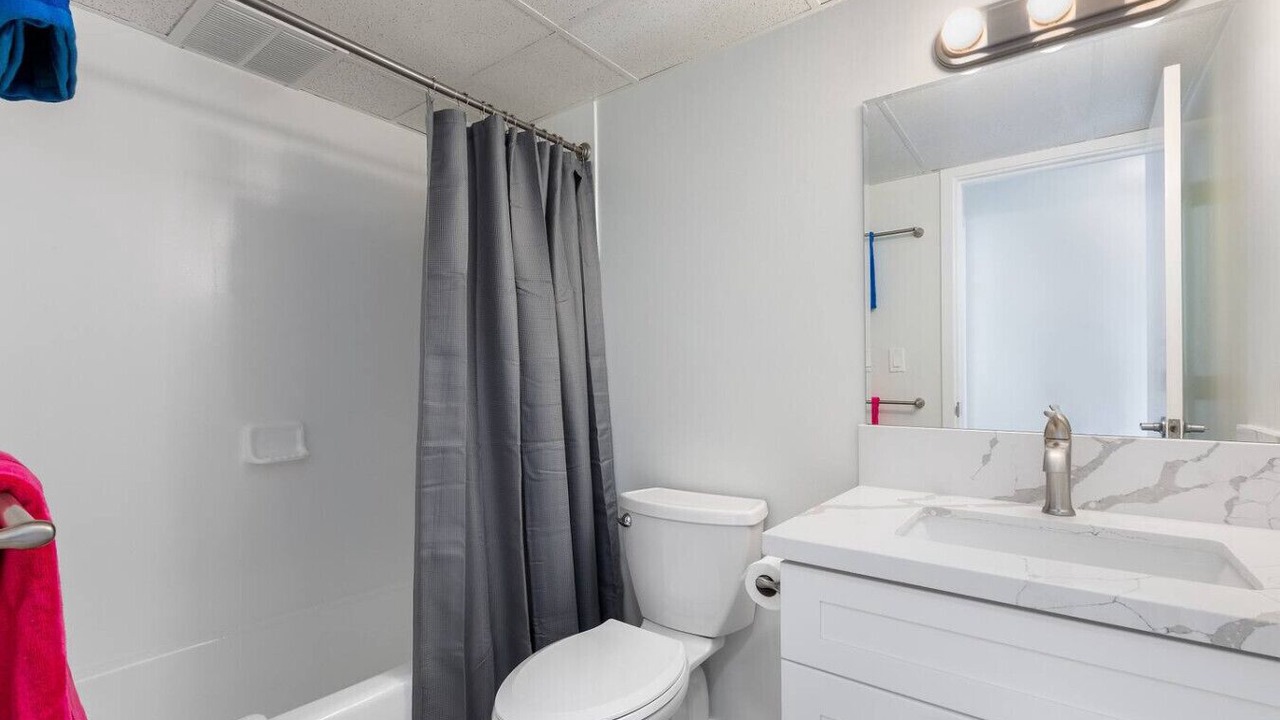 Photo of Bathroom in McCully - Moiliili