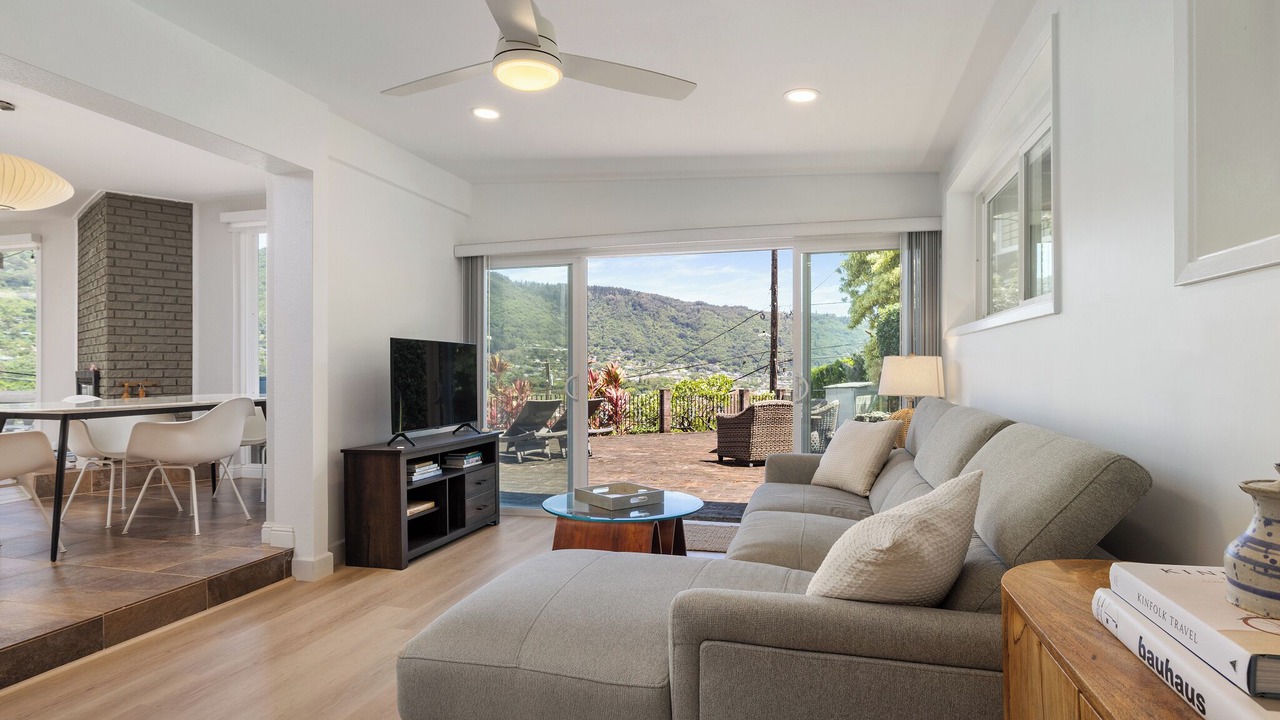 Photo of Livingroom in Manoa