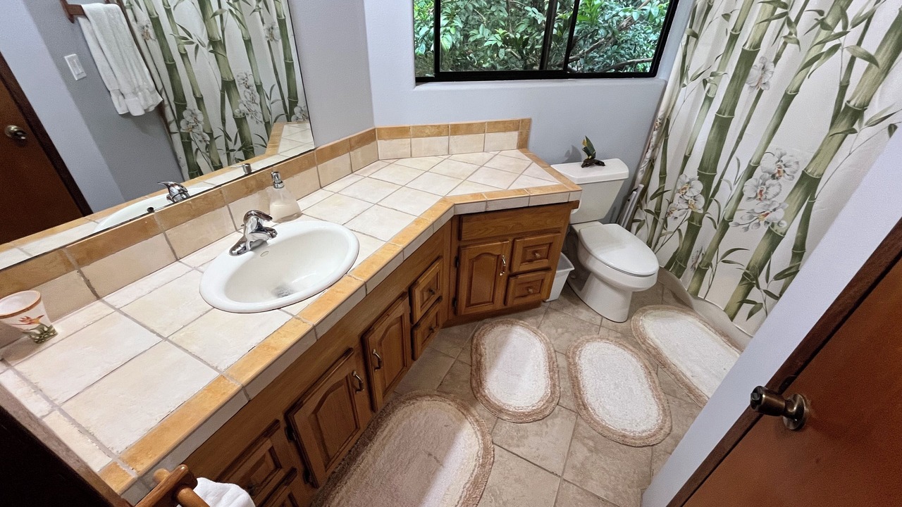 Photo of Bathroom in Kahaluu-Keauhou