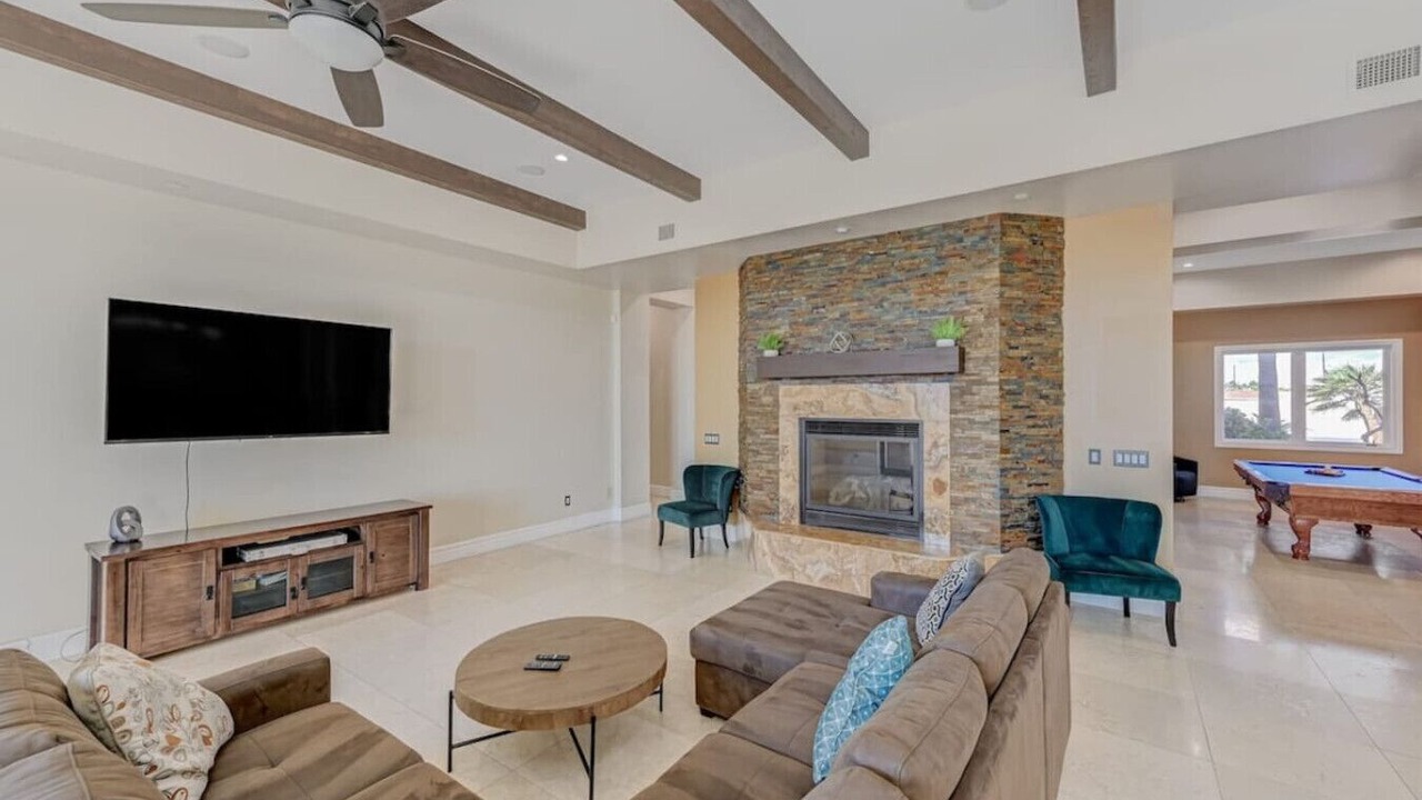 Photo of Livingroom in Spring Valley
