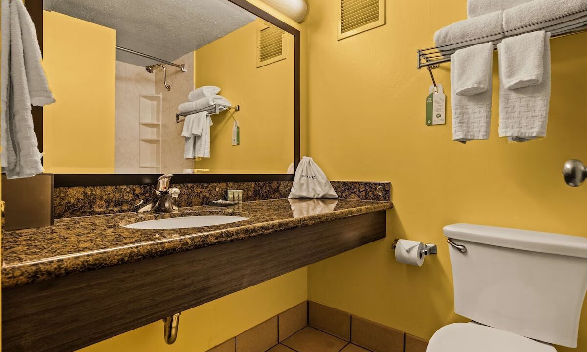 Photo of Bathroom in Western Honolulu