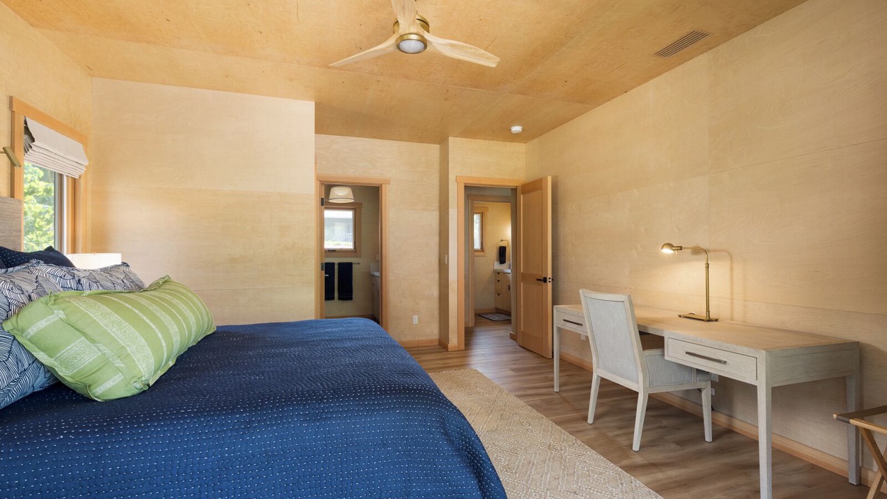 Photo of Bedroom in Puako