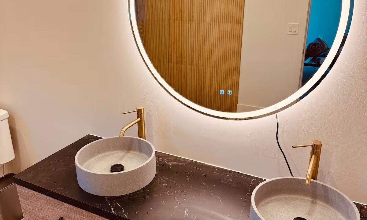 Photo of Bathroom in East Side