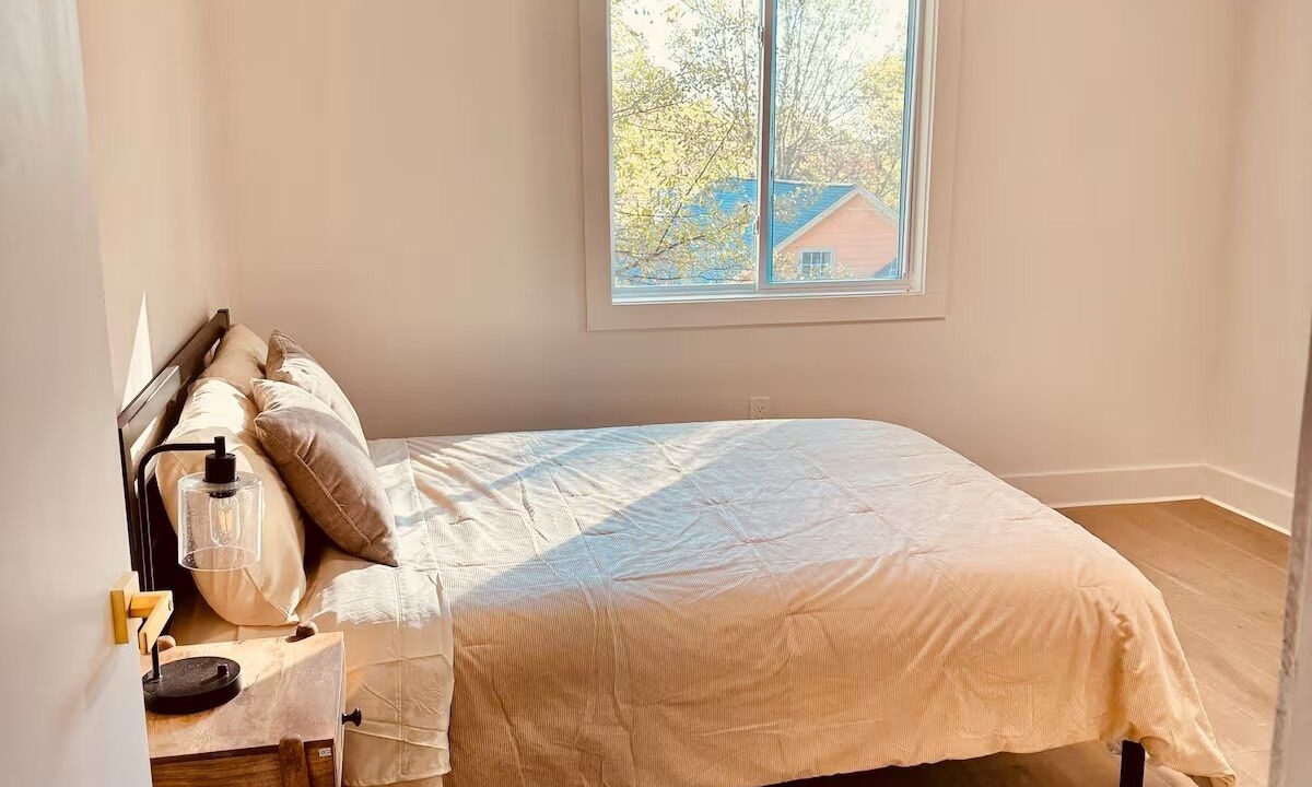Photo of Bedroom in East Side