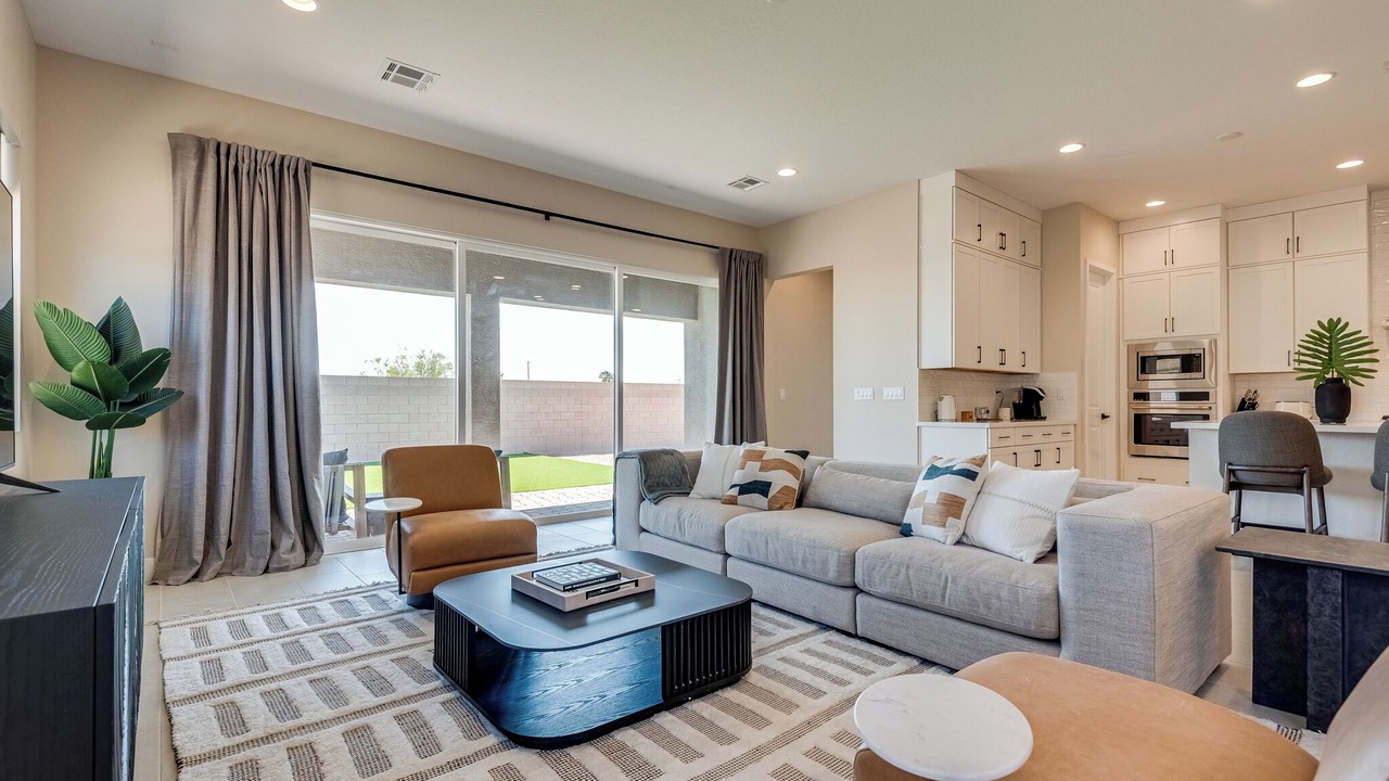 Photo of Livingroom in Enterprise