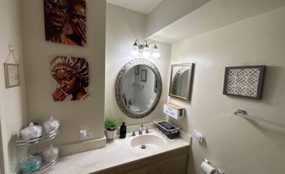 Photo of Bathroom in McCully - Moiliili