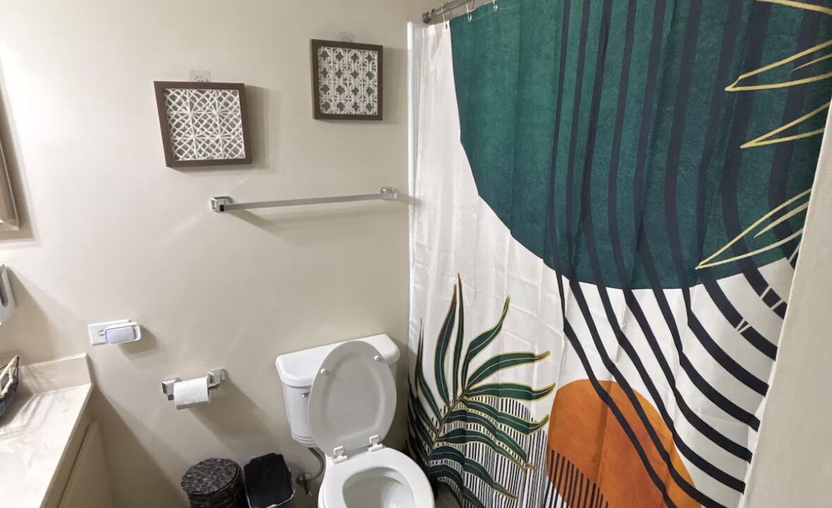 Photo of Bathroom in McCully - Moiliili