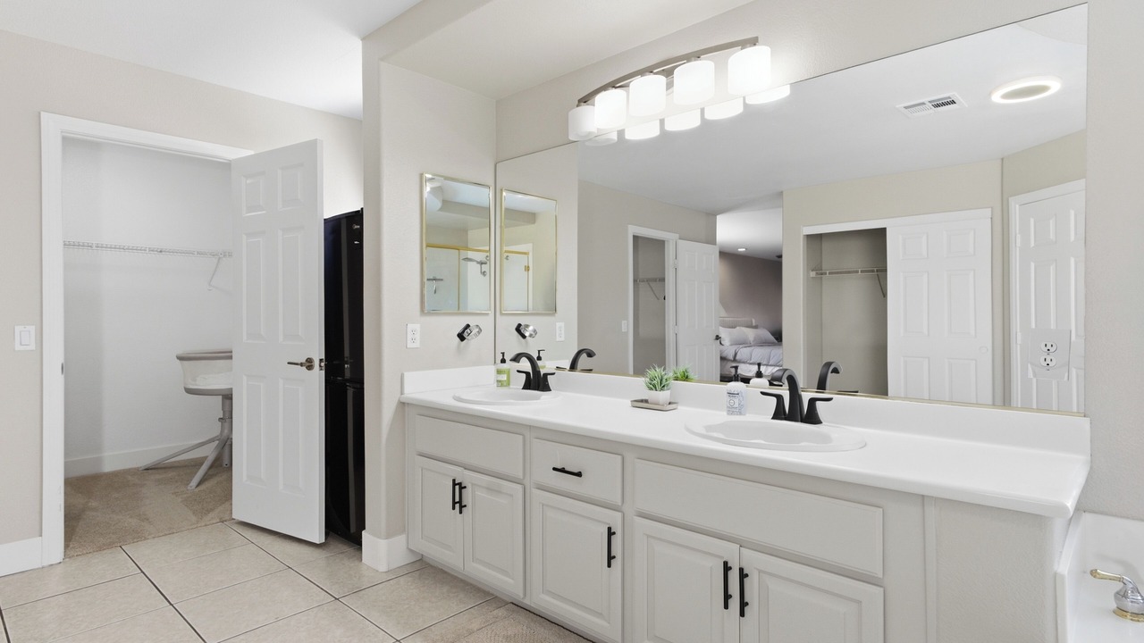 Photo of Bathroom in Enterprise