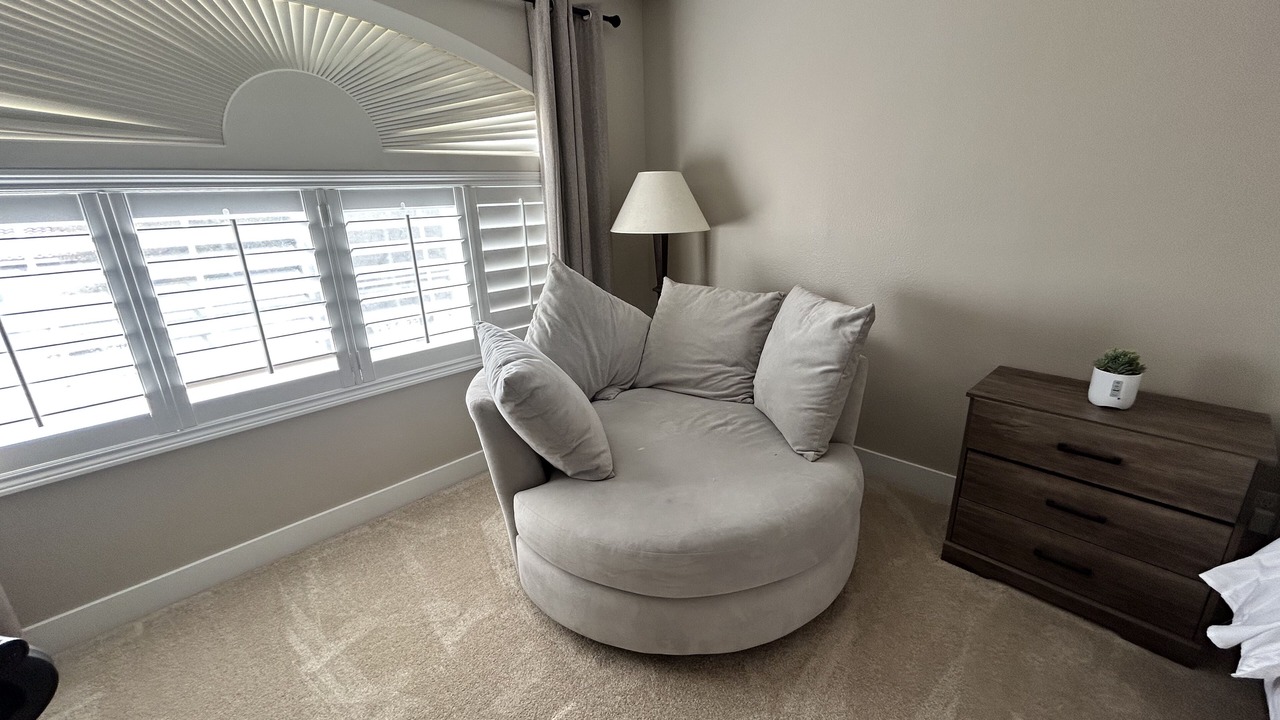 Photo of Livingroom in Enterprise