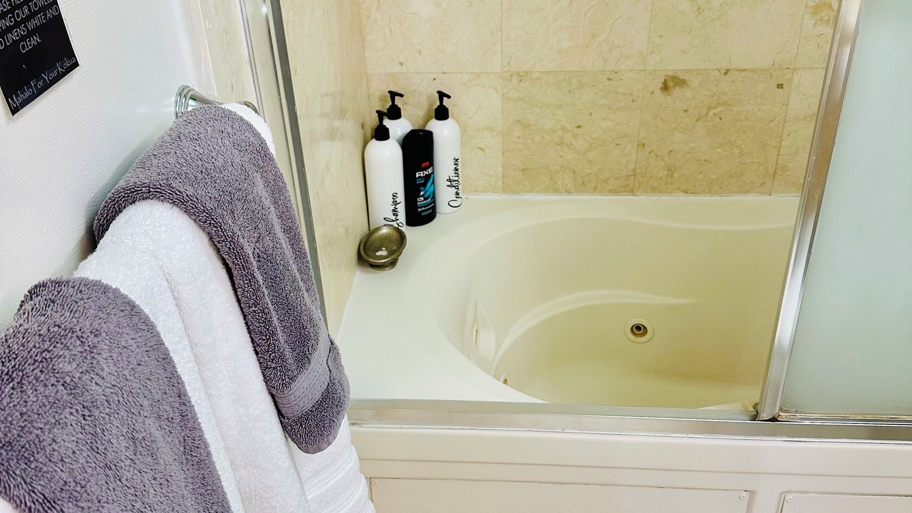 Photo of Bathroom in McCully - Moiliili