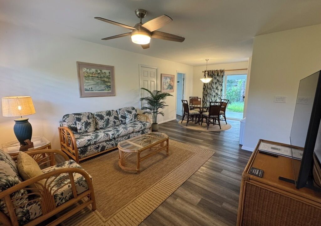 Photo of Livingroom in Ainaloa