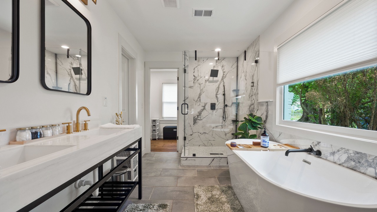 Photo of Bathroom in Belvedere Park