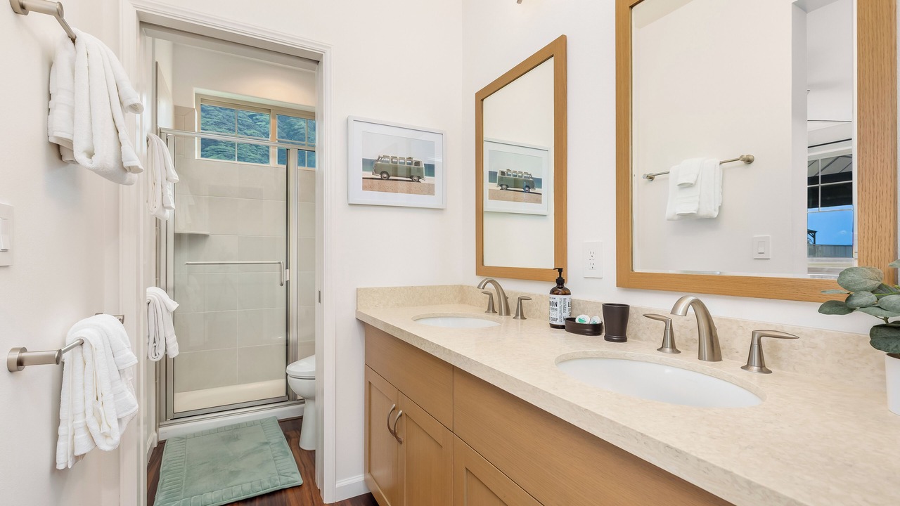 Photo of Bathroom in Makaha Valley