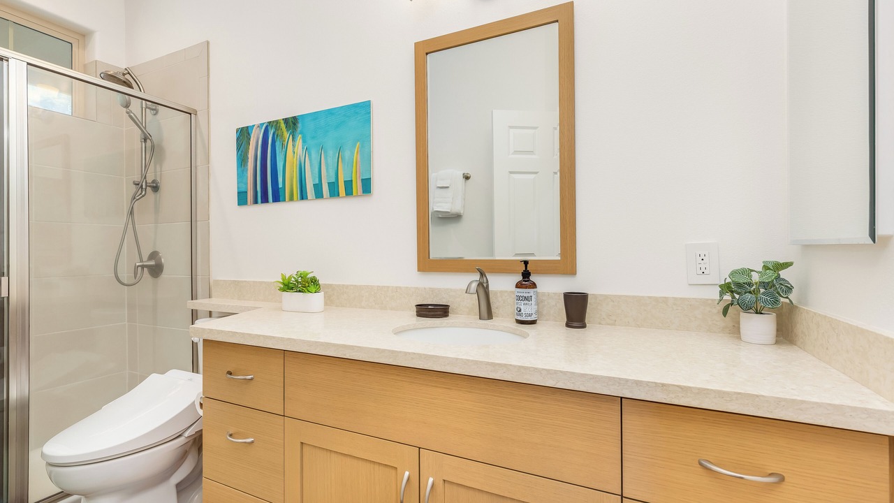 Photo of Bathroom in Makaha Valley