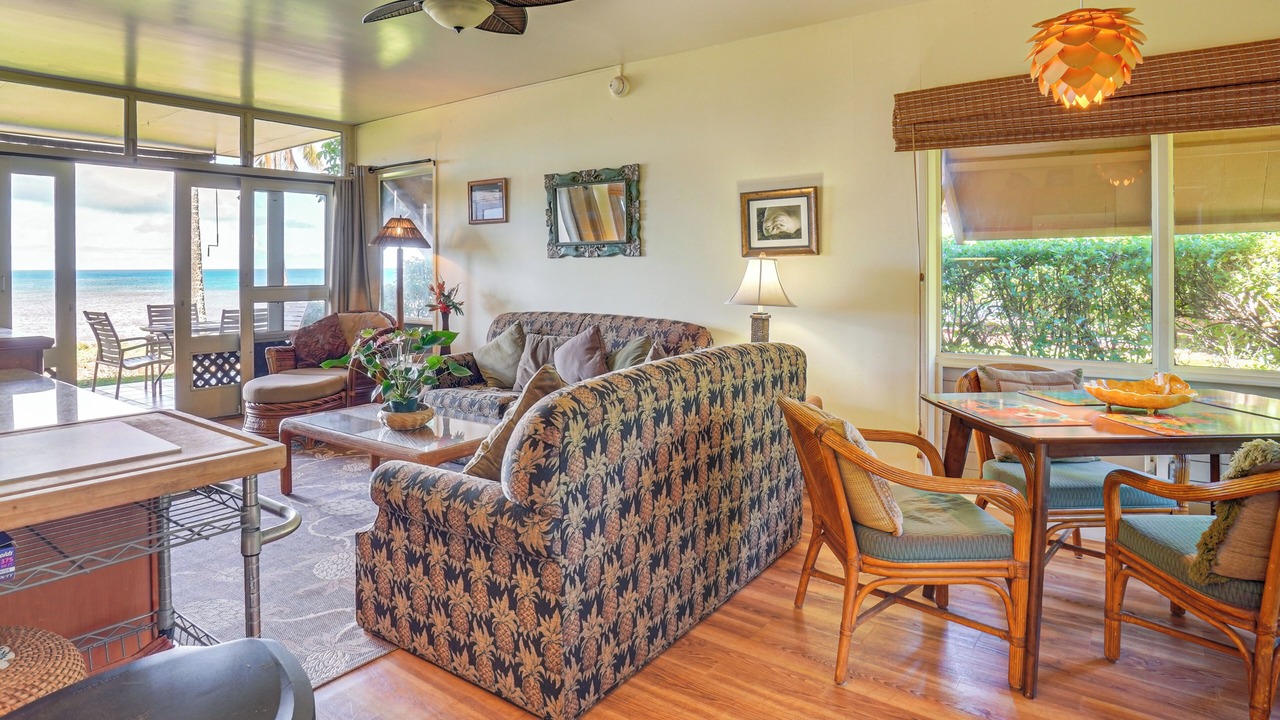 Photo of Livingroom in Maunaloa