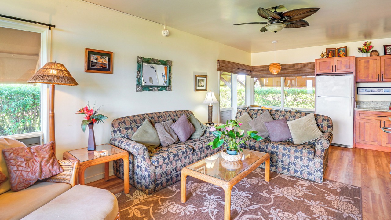 Photo of Livingroom in Maunaloa