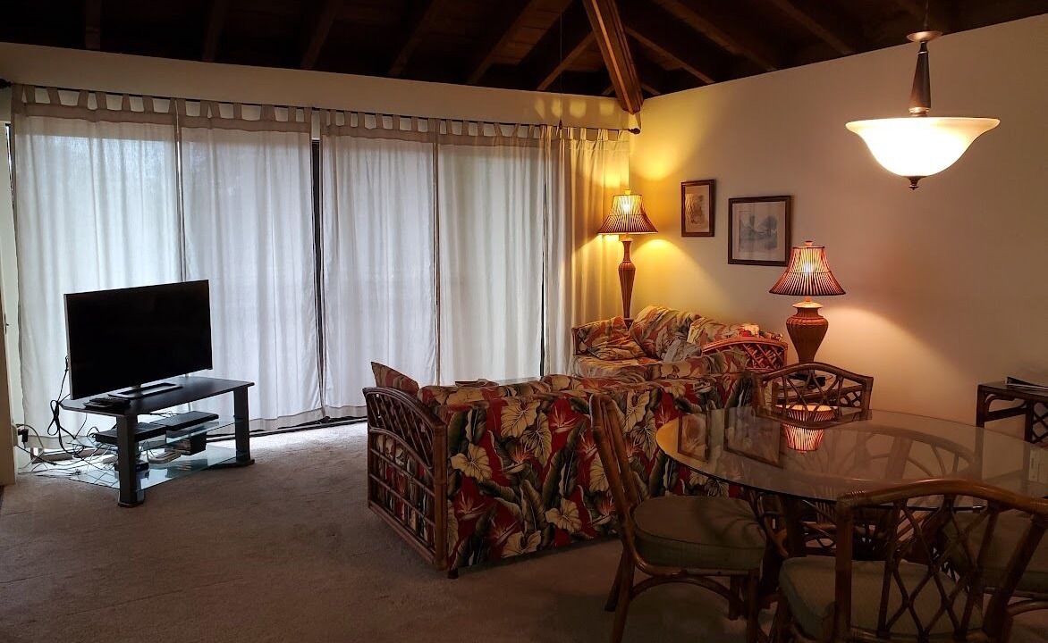 Photo of Livingroom in Maunaloa