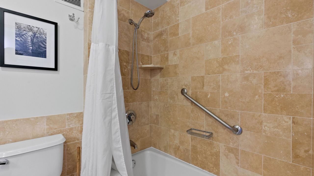 Photo of Bathroom in Hanamaulu