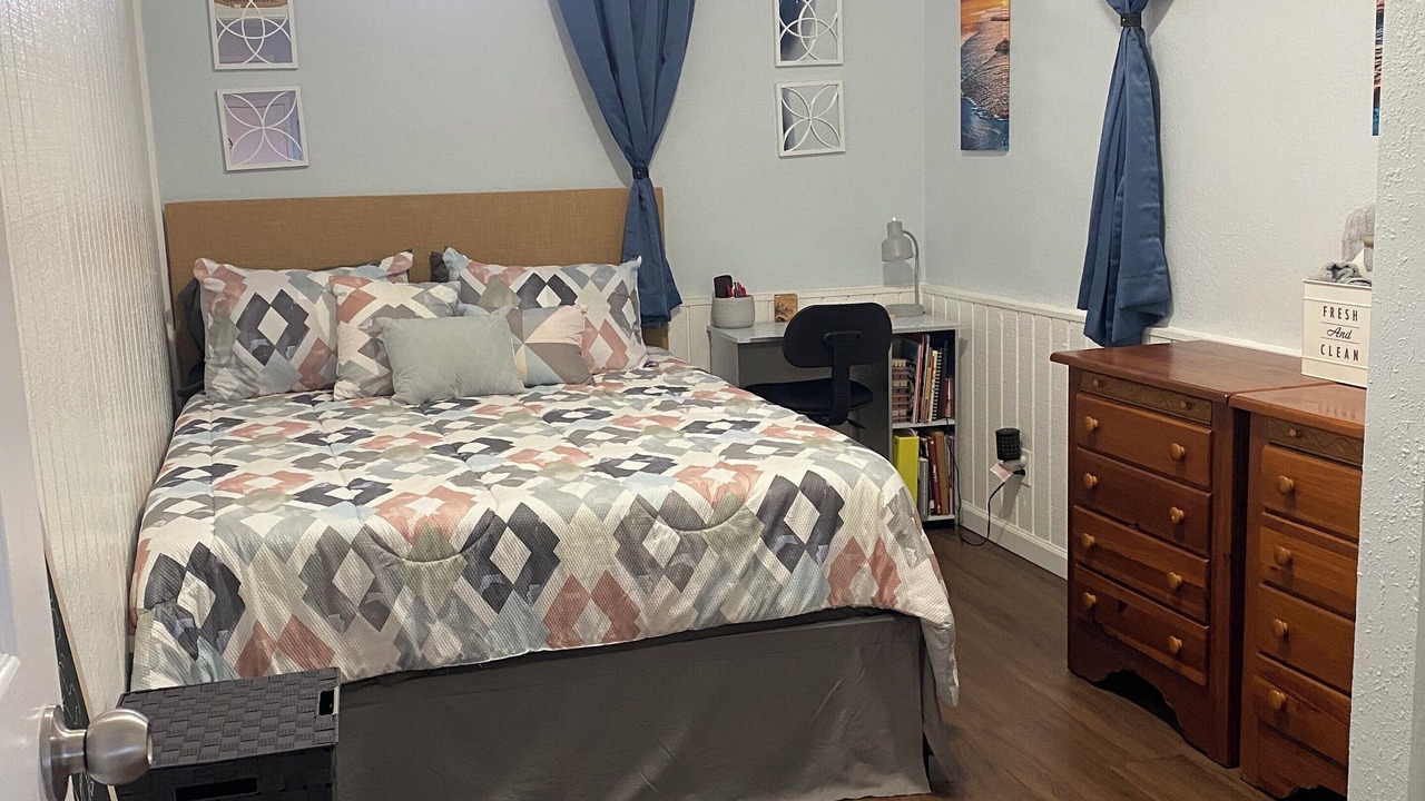 Photo of Bedroom in Nanakuli