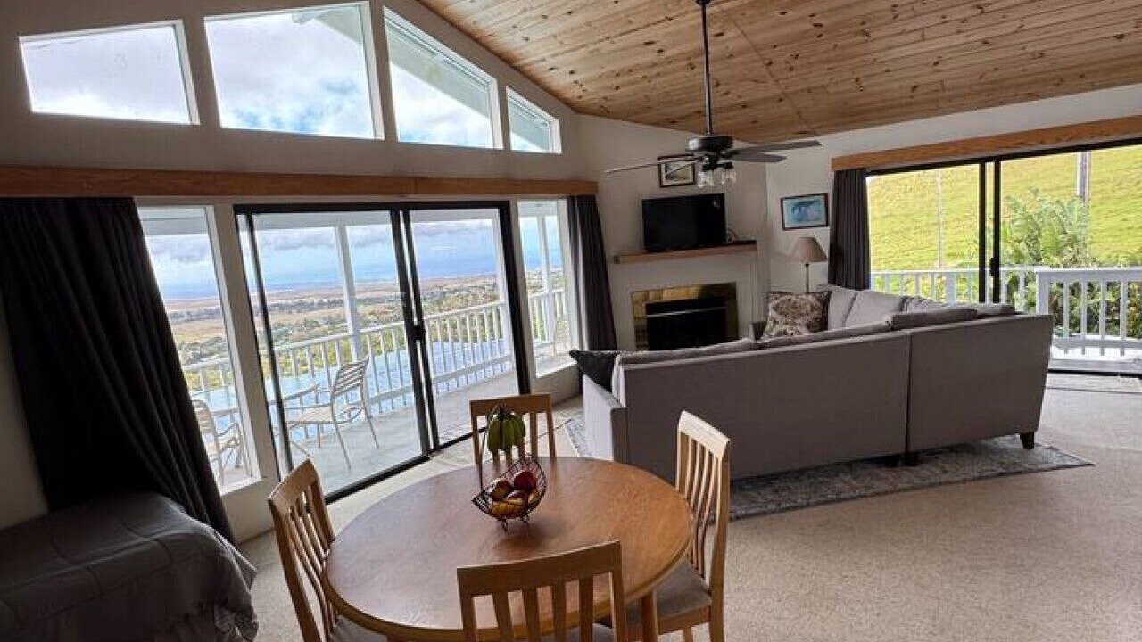 Photo of Livingroom in Waimea