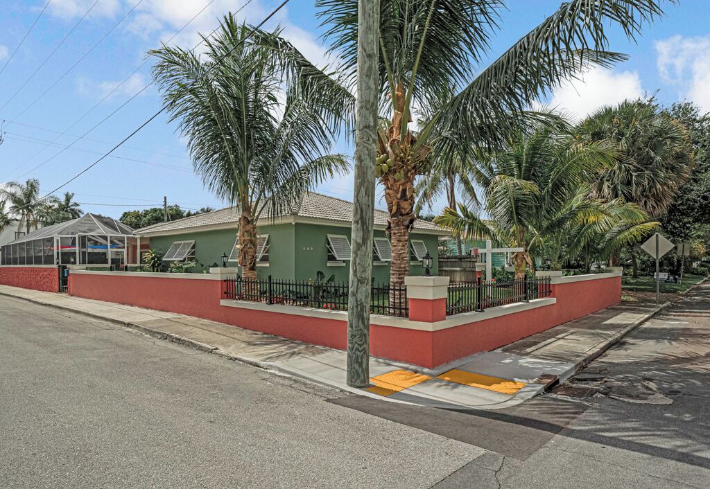 Photo of Outdoor in Parrot Cove