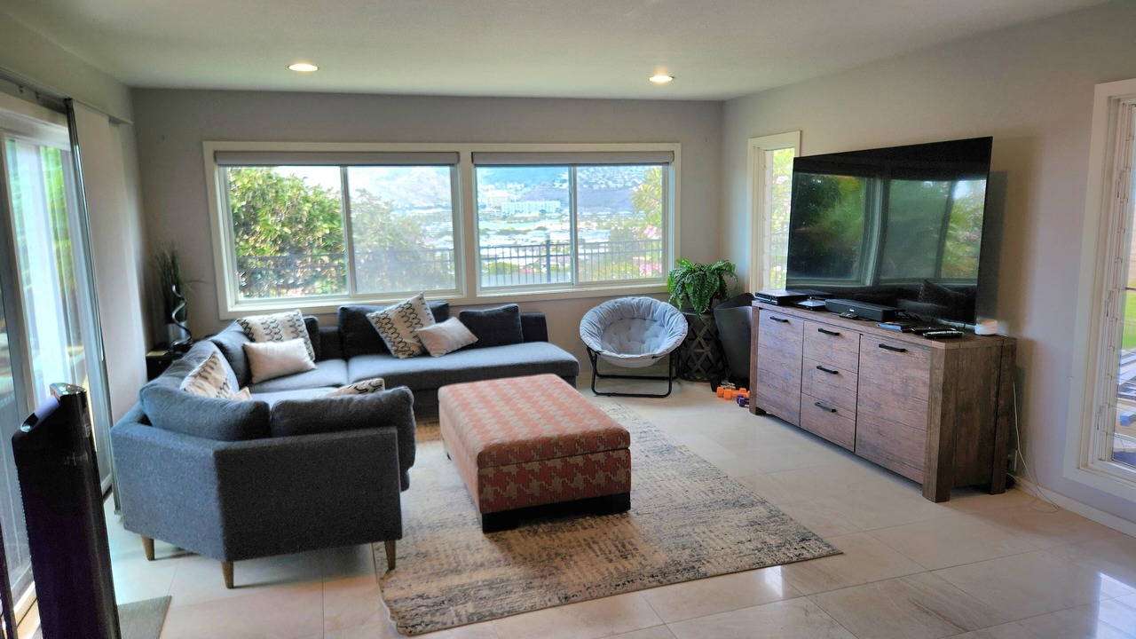 Photo of Livingroom in Portlock