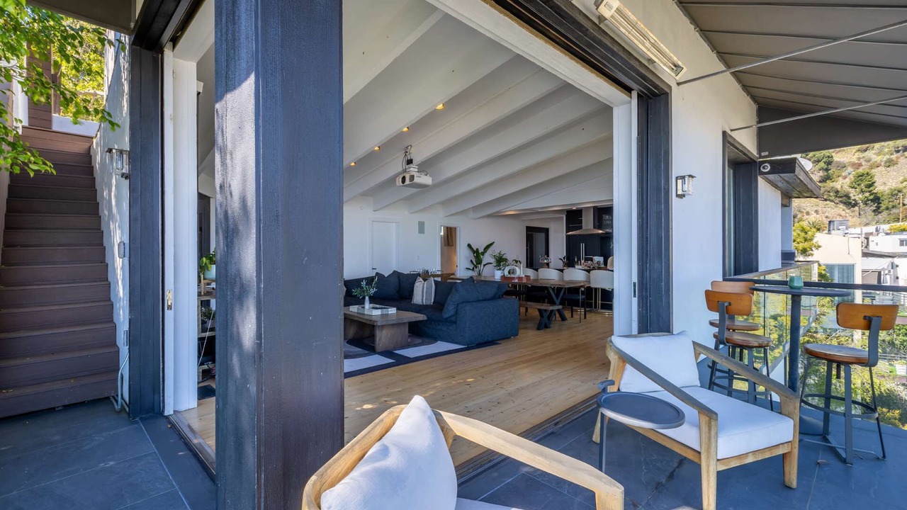 Photo of Outdoor in Hollywood Hills West