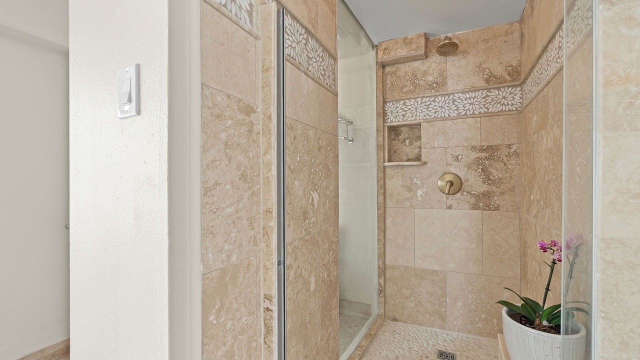 Photo of Bathroom in Ala Moana