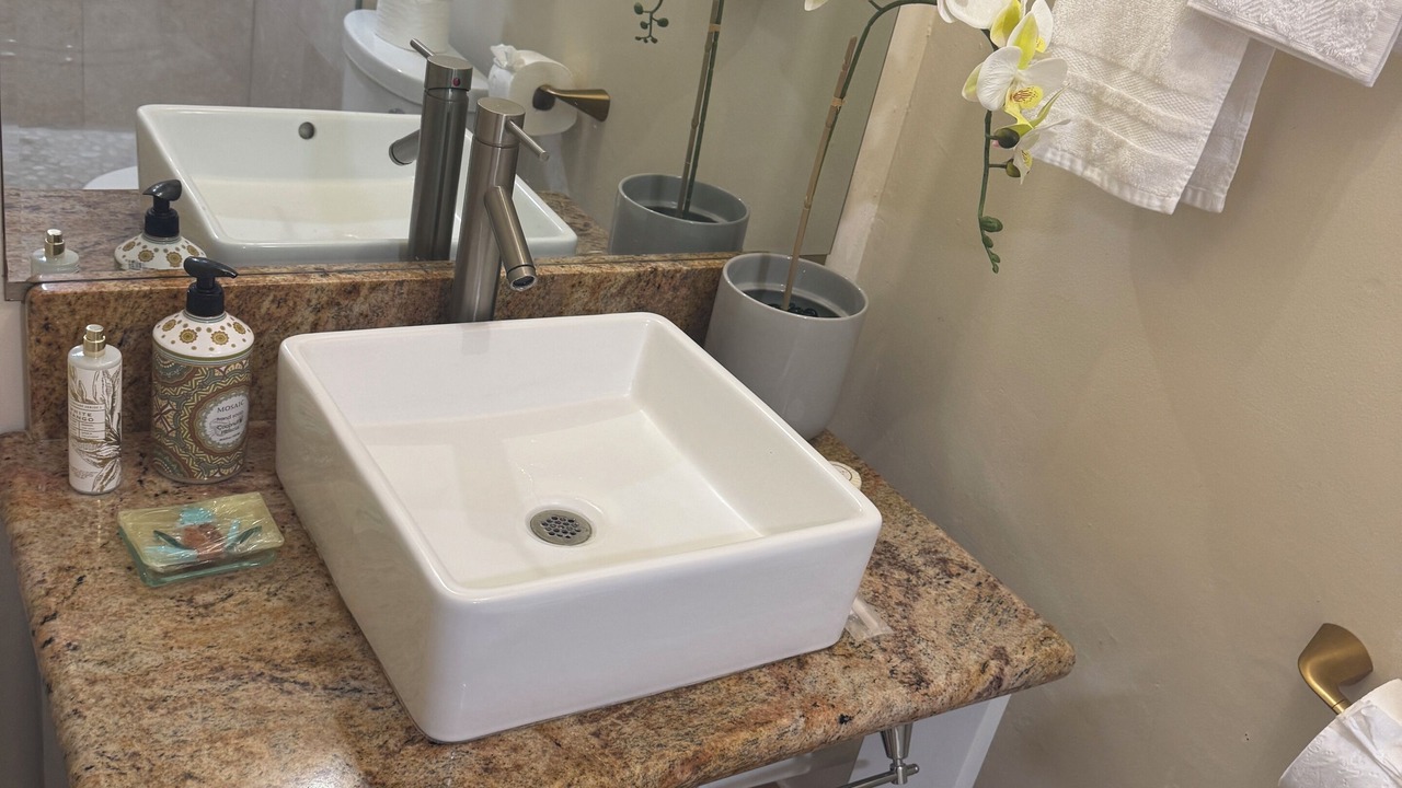Photo of Bathroom in Ala Moana